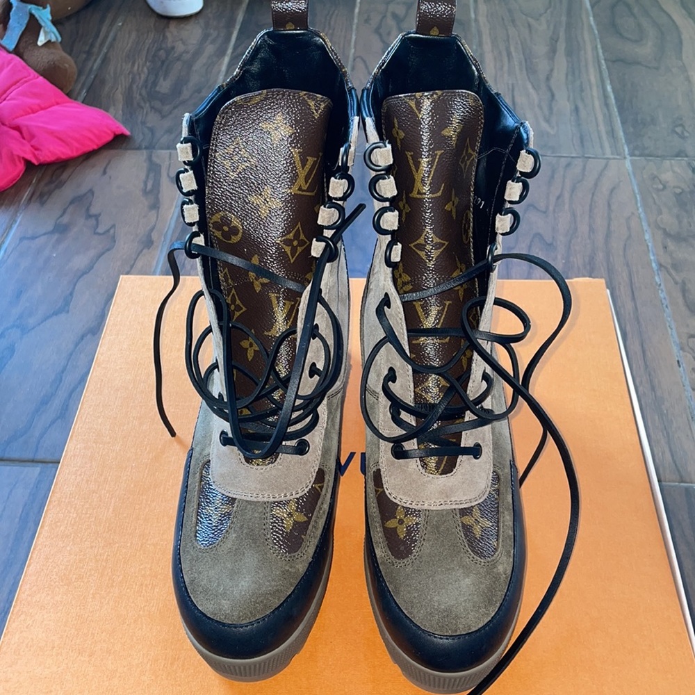 Womens Louis Vuitton Boots